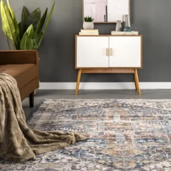 NuLOOM Hannah Distressed Traditional Medallion Fringe Area Rug -Home Decoration Store GUEST 7971ec3d dc6a 4c0d bc27 3cea3d19c93f