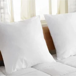 Cheer Collection Set Of 2 White Throw Pillows -Home Decoration Store GUEST b9231343 5c05 42dc be12 383f870dbcc5